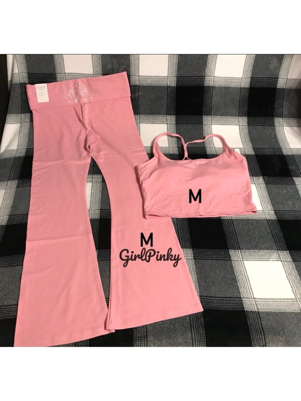 VS PINK COTTON FLARE LEGGINGS & SQUARE NECK TANK WITH BLING LOGO IN SIZE MEDIUM